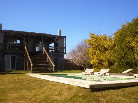 Casa 5 ambientes con 3 baños