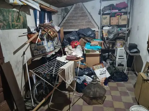 Casa 6 ambientes con 1 baño