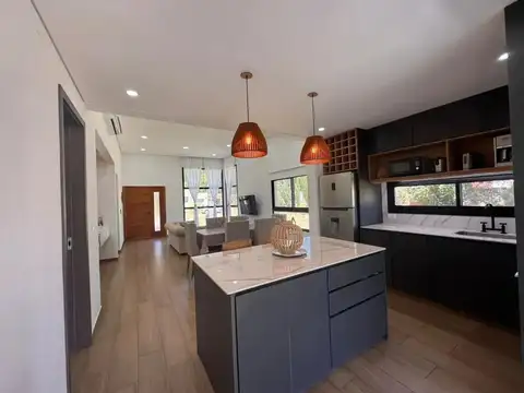 Casa en Venta en Costa del Este, USD 165.000