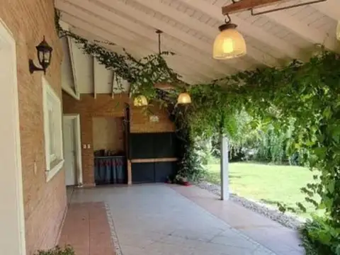 Casa 6 ambientes con 3 baños