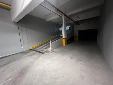 Cochera en Venta con acceso Ascensor