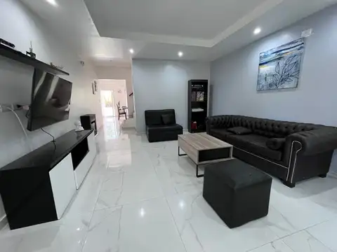 Casa en Alquiler de 3 dormitorios