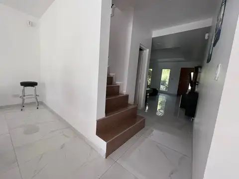 Casa en Alquiler en Carlos Spegazzini, $ 1.600.000
