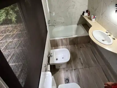 Casa en Alquiler con 1 cochera
