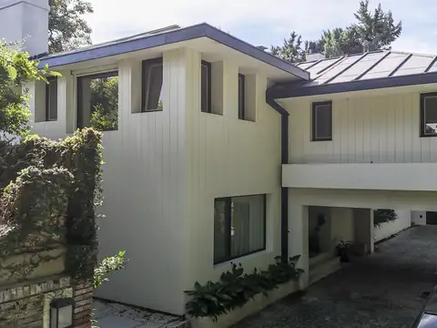 Casa en venta sobre Av Libertador  al 17000 - Béccar