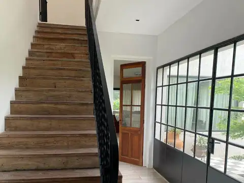 Casa 4 ambientes con 4 baños