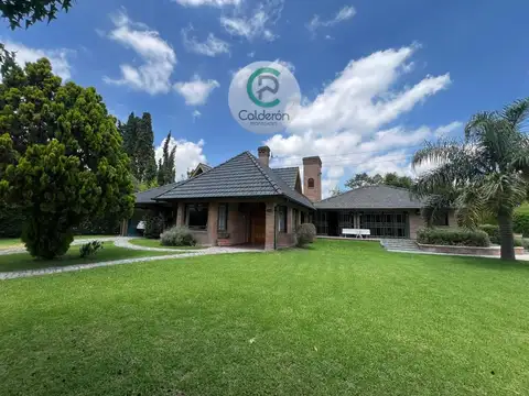Casa 5 ambientes con 4 baños