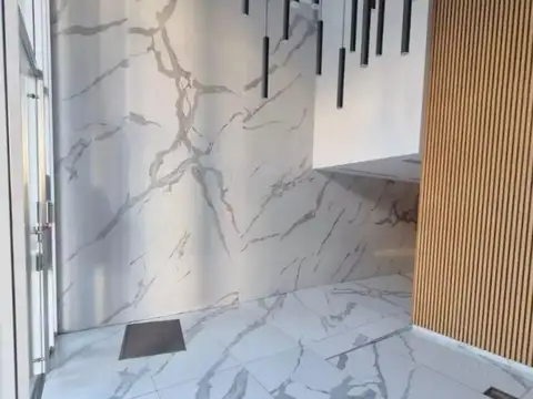 Av. Mosconi 2500, Piso 7