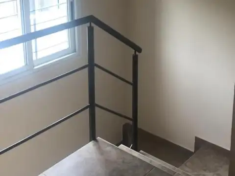 Casa en Alquiler con 1 cochera