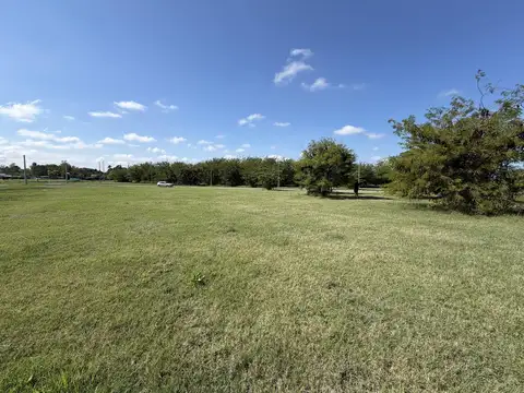 Terreno en Venta 23  mts Fondo