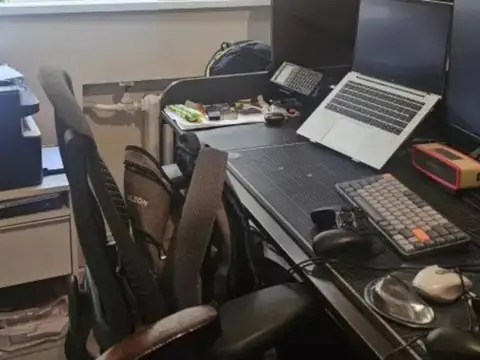 Depto de 4 ambientes al frente reciclado con balcon y 2 baños en excelente ubicacion 