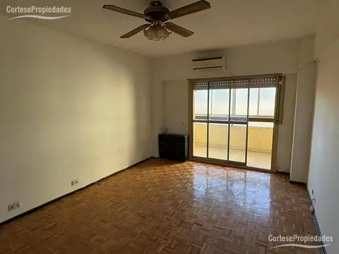 Departamento 3 ambientes en alquiler con balcon, lavadero y luminoso
