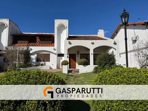 Casa en Venta con Pileta en Aranjuez! APTO CREDITO