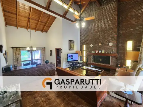 Casa 4 ambientes con 3 baños