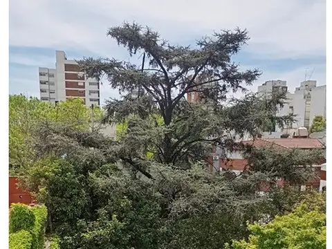 4 Ambientes, 3 Dorm. + Living Comedor. Cochera Fija Cubierta