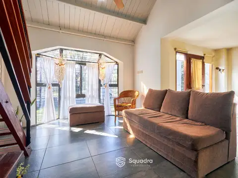 Casa en Venta con 2 cocheras