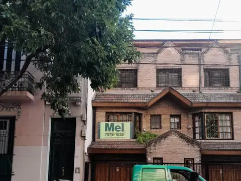 VENTA  TRIPLEX EN NUÑEZ CON COCHERA DOBLE