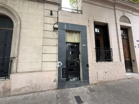 Pasillo en Pichincha. 2 habitaciones amplias, patio. SIN expensas