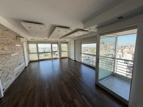 DEPARTAMENTO 4 AMBIENTES CON DEPENDENCIA Y COCHERA