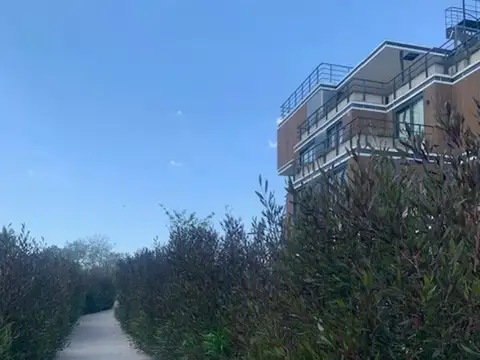 Departamento 4 ambientes con 3 baños