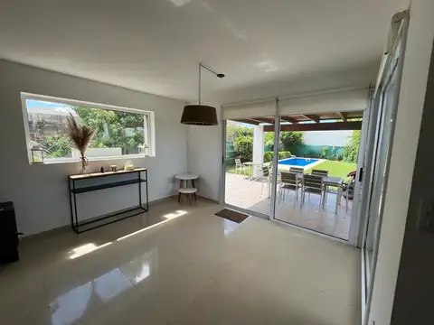 Casa 4 ambientes con 1 baño