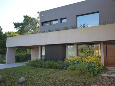 Casa en Alquiler en Haras Del Sol, USD 2.700