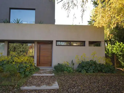 Casa en Alquiler de 3 dormitorios