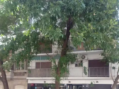 Belgrano, Gorostiaga al 2200, mts de Cabildo, 2 Amb.Bcón al Fte, 43 m2.Living, Dorm c/plac,coc c/amob