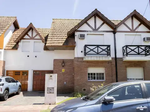 VENTA CASA DUPLEX 4 AMB BARRIO LOS ROBLES BURZACO