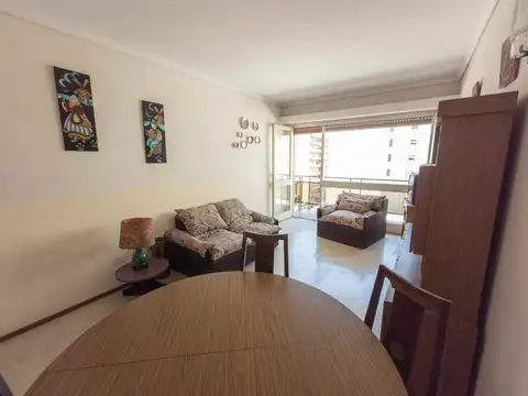 VENTA DEPARTAMENTO 2 AMB  FRENTE C/BALCÓN CENTRO