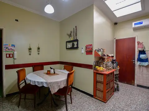 CASA EN VENTA LA PLATA 2 DORMITORIOS EN 1 PLANTA