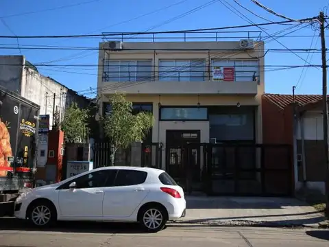 Departamento PH en Alquiler de 2 ambientes en Martinez | Por escalera con Patio