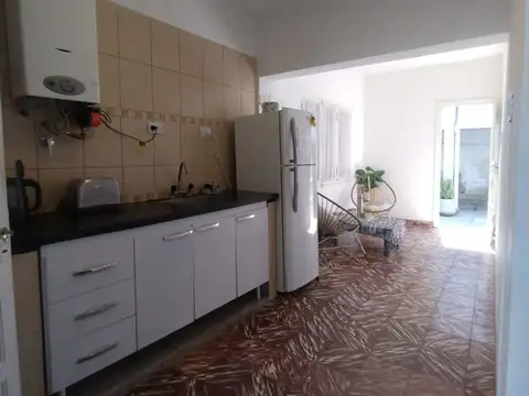 Casa 5 ambientes con 1 baño