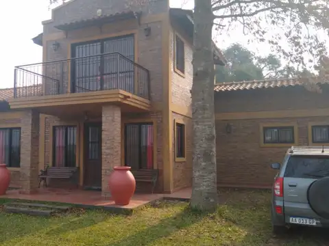 casa con jardin y pileta