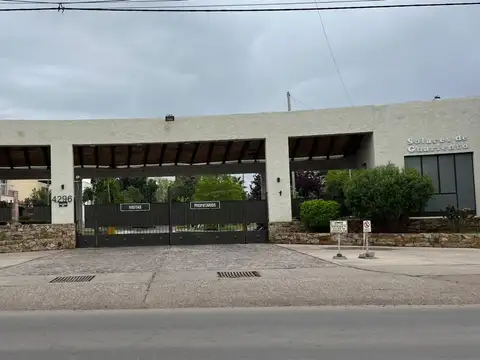 Exclusiva propiedad en solares de guariento.