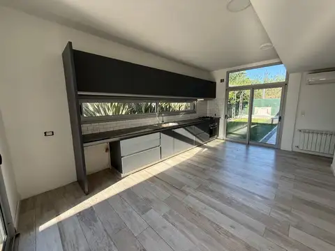 Casa en Alquiler de 3 dormitorios