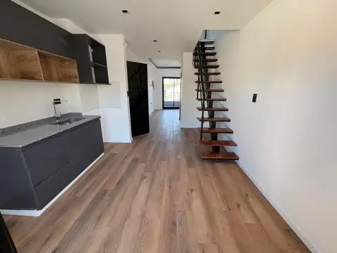 Depto Tipo Casa en Venta de 3 ambientes
