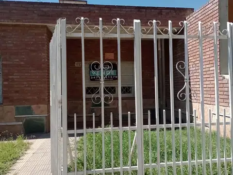 OPORTUNIDAD INVERSIÓN - AMPLIA CASA 3 DORM BARRIO LA MADRID