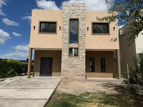 Casa 4 ambientes con 1 baño