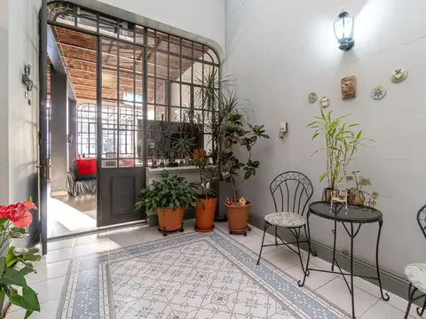 Casa 5 ambientes con 3 baños