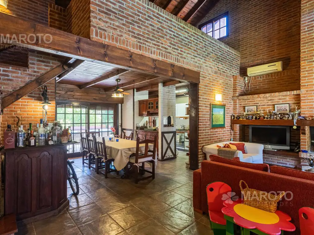 Casa en Barrio Cerrado Los Horneros