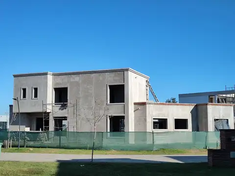 Casa en Venta en Laguna Grande, USD 350.000