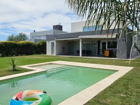 Casa en Puerto Roldan, Roldan