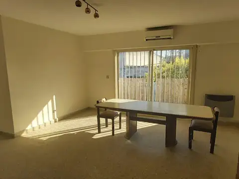 PH de 3 ambientes en primer piso por escalera