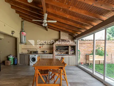 Casa 5 ambientes con 3 baños
