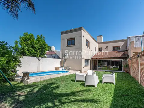 Venta casa 5 ambientes con parque y piscina en Morón
