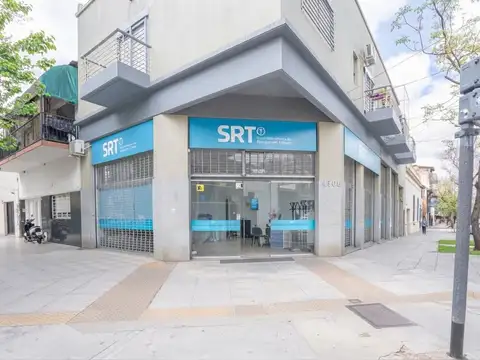 Local en villa urquiza - esquina -