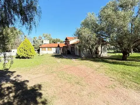 Casa en Venta con 9 cocheras