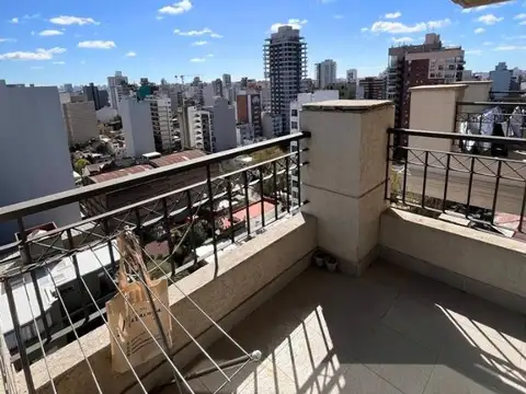 Aristóbulo Del Valle 300