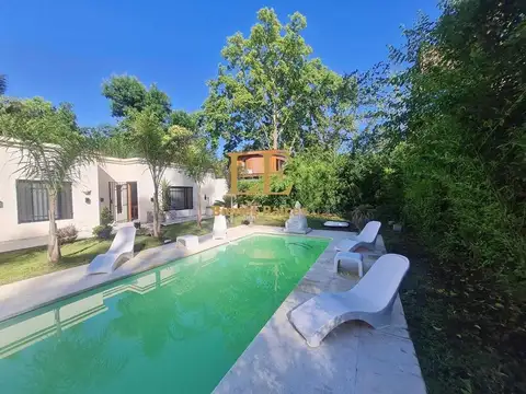 Casa en Venta con 5 cocheras